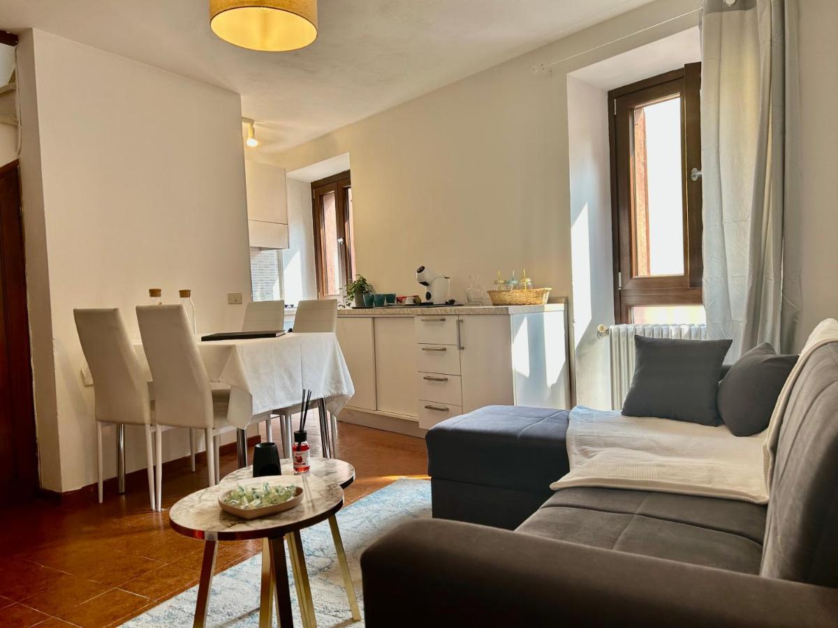 Tua Duplex Appartement Salò Buitenkant foto